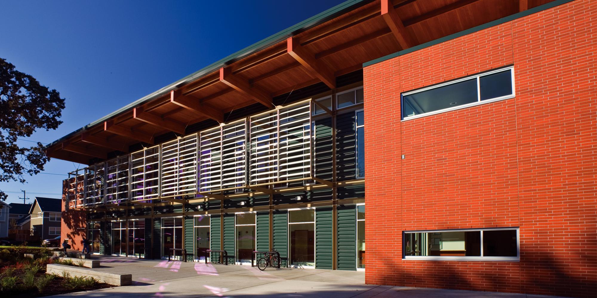 Exterior of Rosa Parks Elementary School in Portland, Oregon